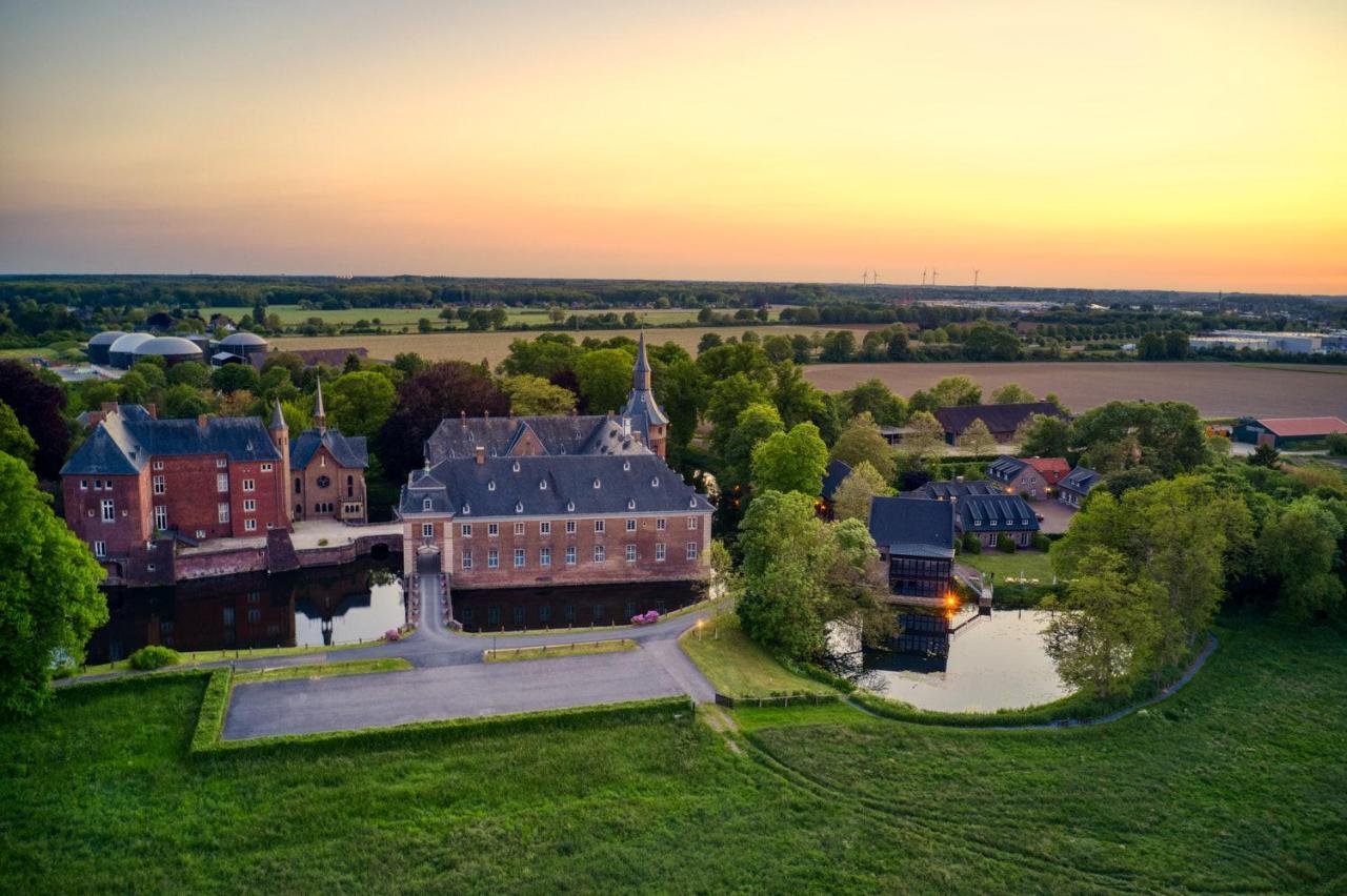 Hotel Schloss Wissen à Weeze Extérieur photo